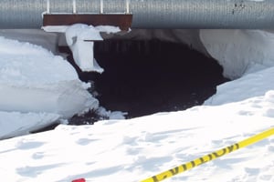 Response efforts get underway as more than 200,000 gallons of oil</p><p>spill out of a corroded hole in the Prudhoe Bay pipeline into the snow</p><p>in March 2006. (BPXA)